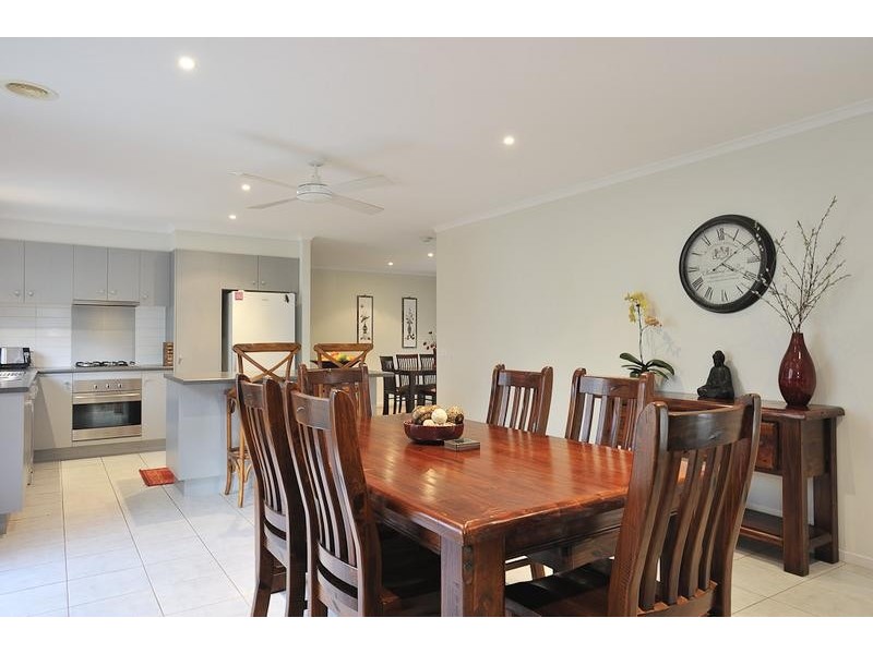 323 Settlement Road, Drouin VIC 3818