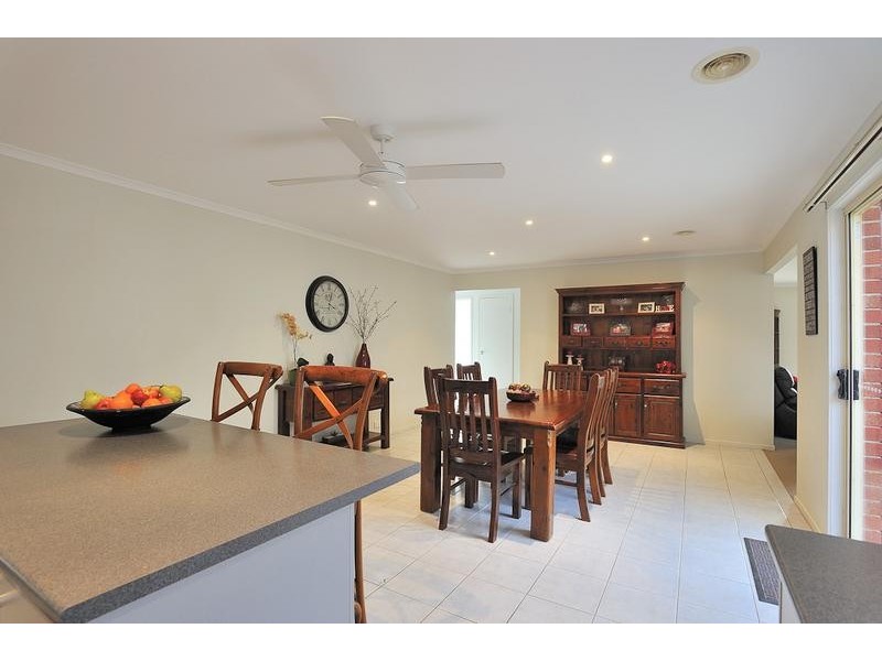 323 Settlement Road, Drouin VIC 3818