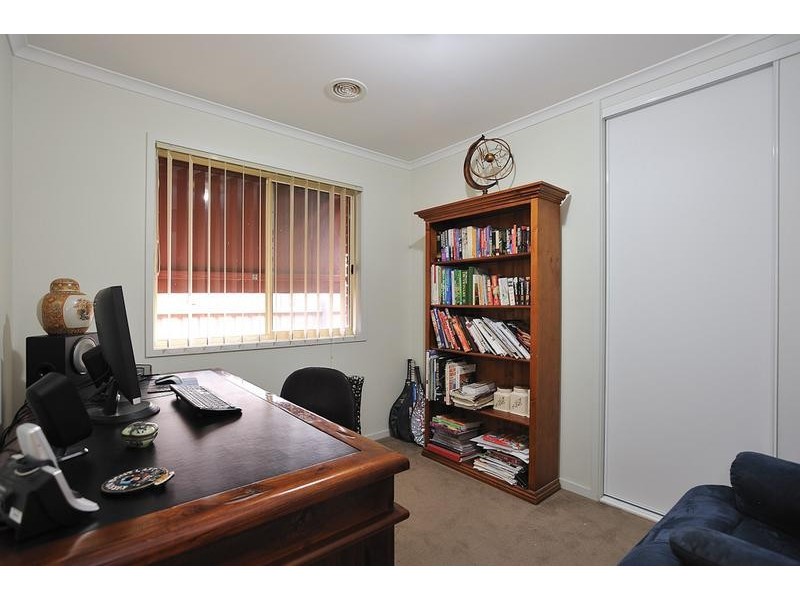 323 Settlement Road, Drouin VIC 3818