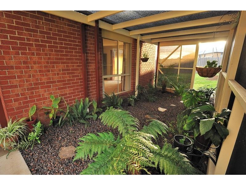 323 Settlement Road, Drouin VIC 3818