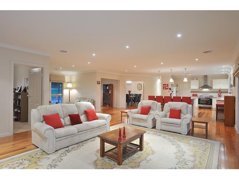 2 Golf View Court, Drouin VIC 3818