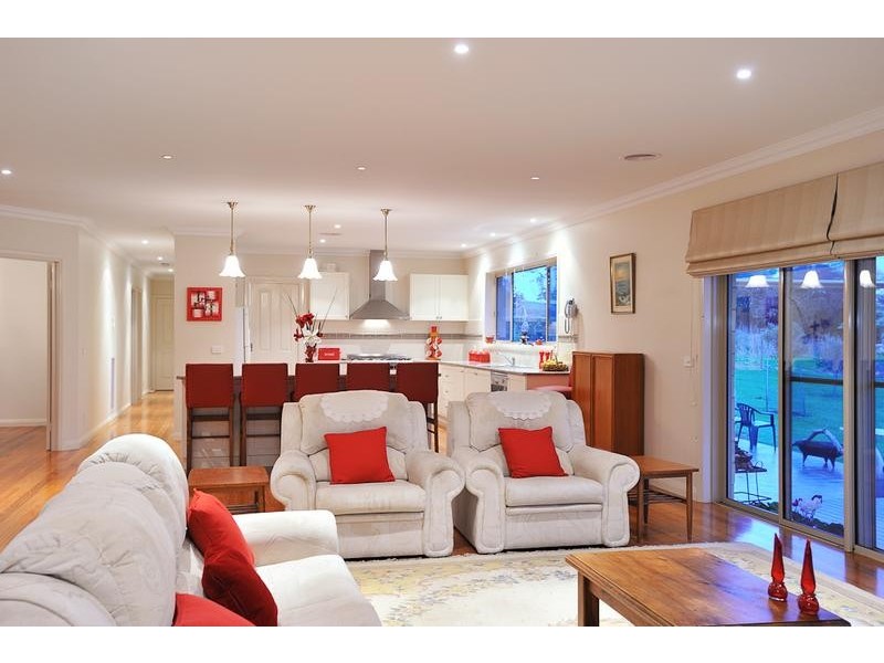 2 Golf View Court, Drouin VIC 3818
