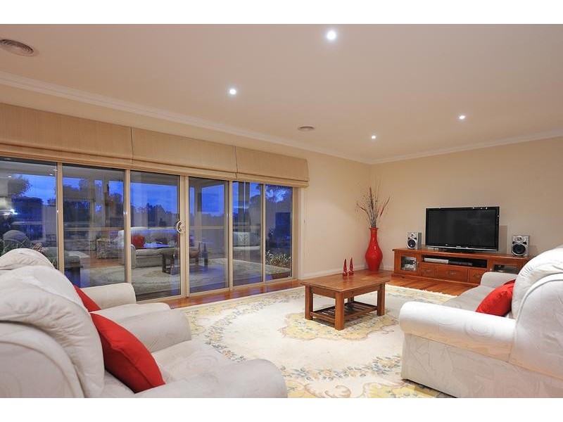 2 Golf View Court, Drouin VIC 3818