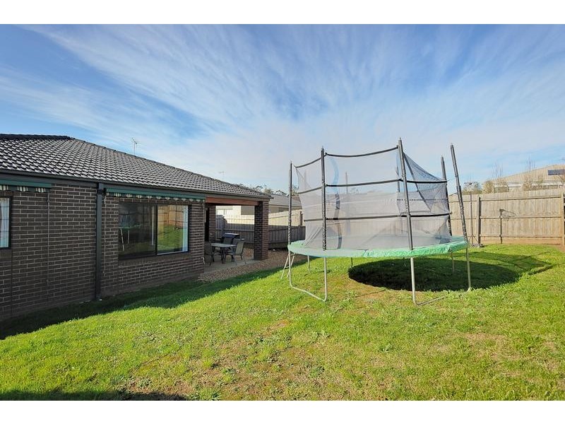 15 Harmon Drive, Drouin VIC 3818