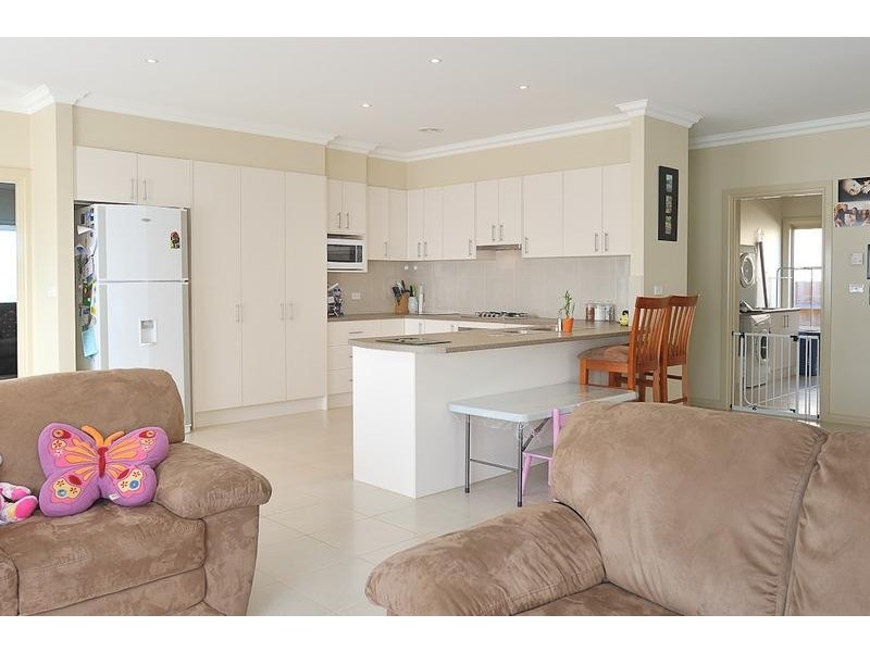 15 Monica Drive, Drouin VIC 3818