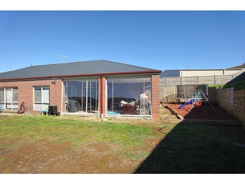 15 Monica Drive, Drouin VIC 3818