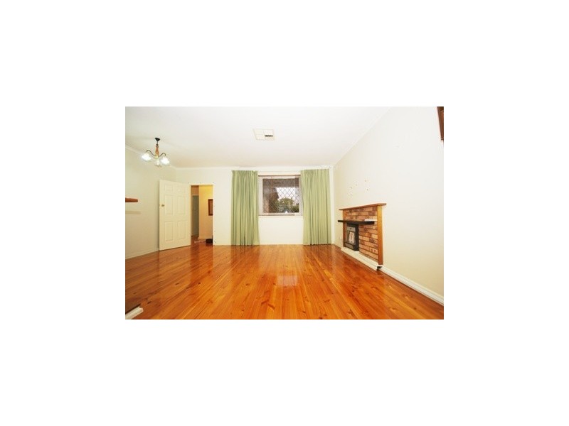 4 Lancaster Avenue, Valley View SA 5093