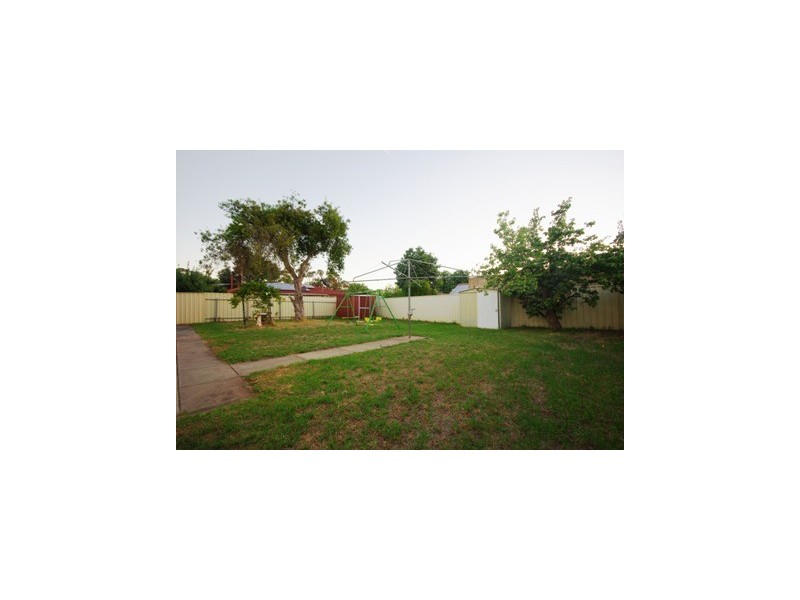 4 Lancaster Avenue, Valley View SA 5093