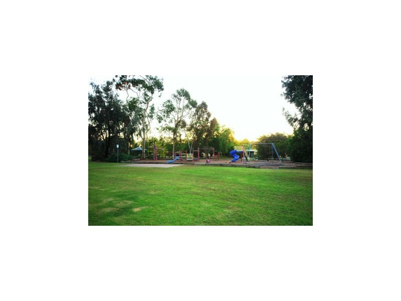 4 Lancaster Avenue, Valley View SA 5093