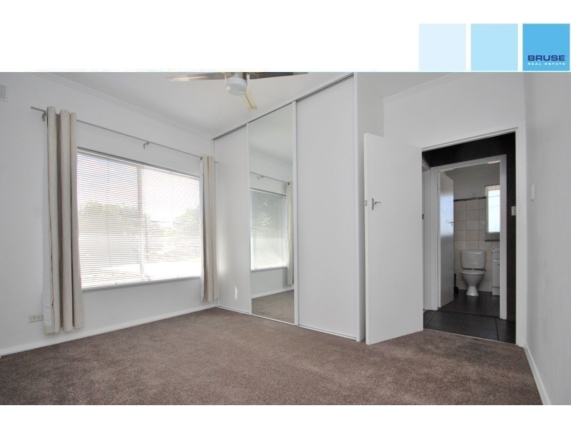 4/4 Grove Avenue, Everard Park SA 5035