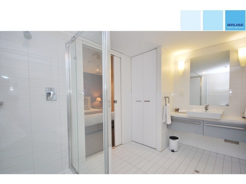 1401/102 – 105 North Terrace, Adelaide SA 5000