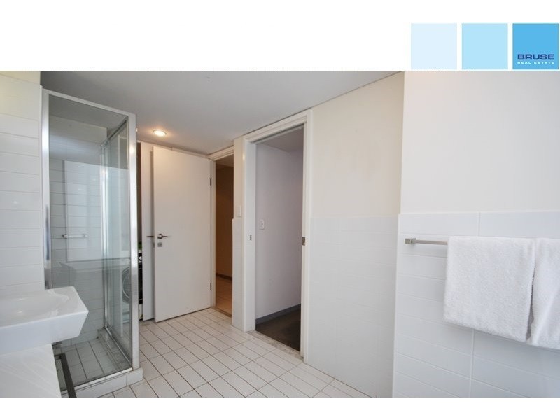 411/102 – 105 North Terrace, Adelaide SA 5000