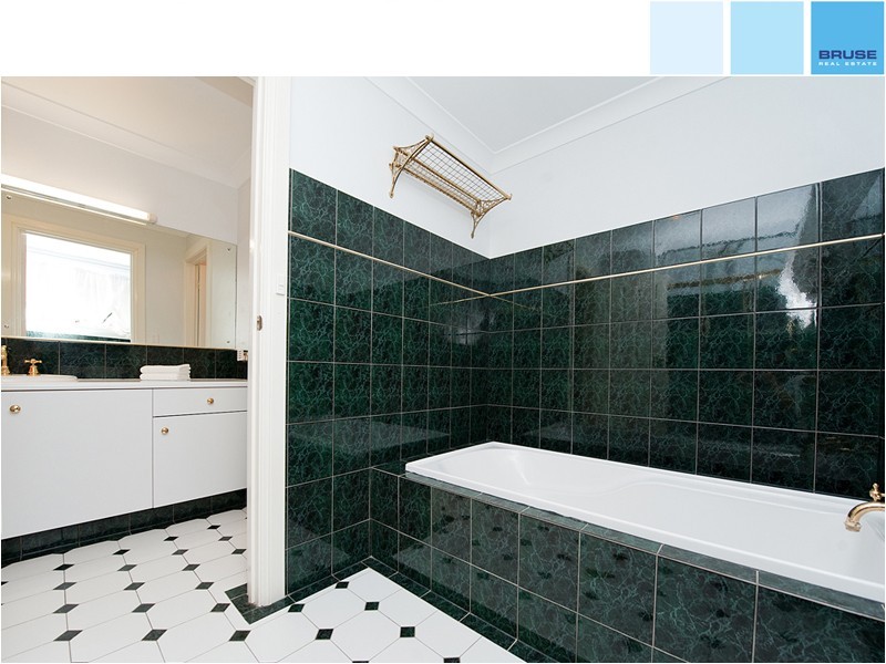 3 Skylark Close, Flagstaff Hill SA 5159