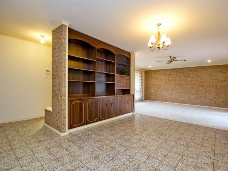 1 Derwent Terrace, Valley View SA 5093