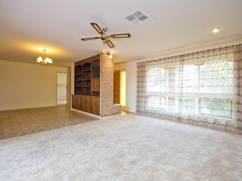 1 Derwent Terrace, Valley View SA 5093
