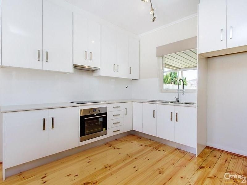 9 Inverell Avenue, North Plympton SA 5037