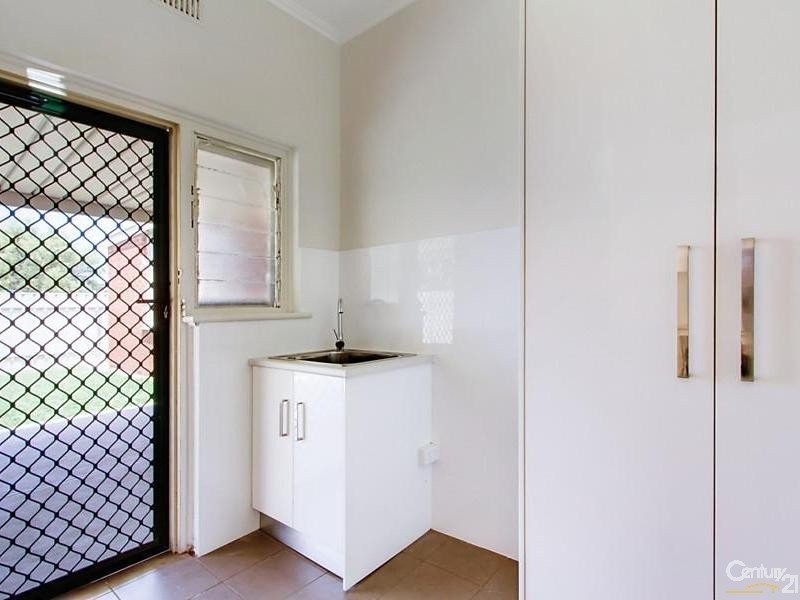 9 Inverell Avenue, North Plympton SA 5037