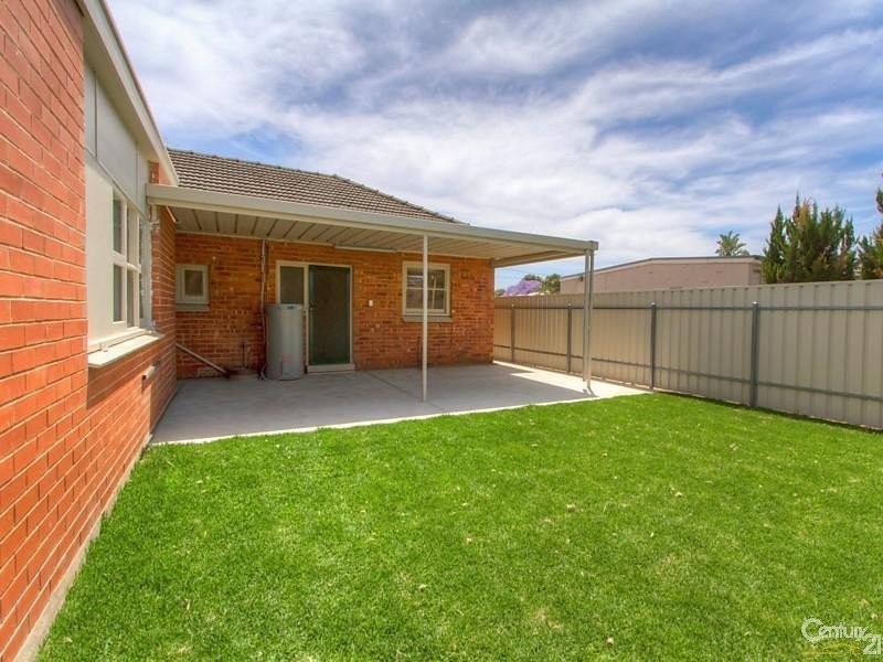 9 Inverell Avenue, North Plympton SA 5037