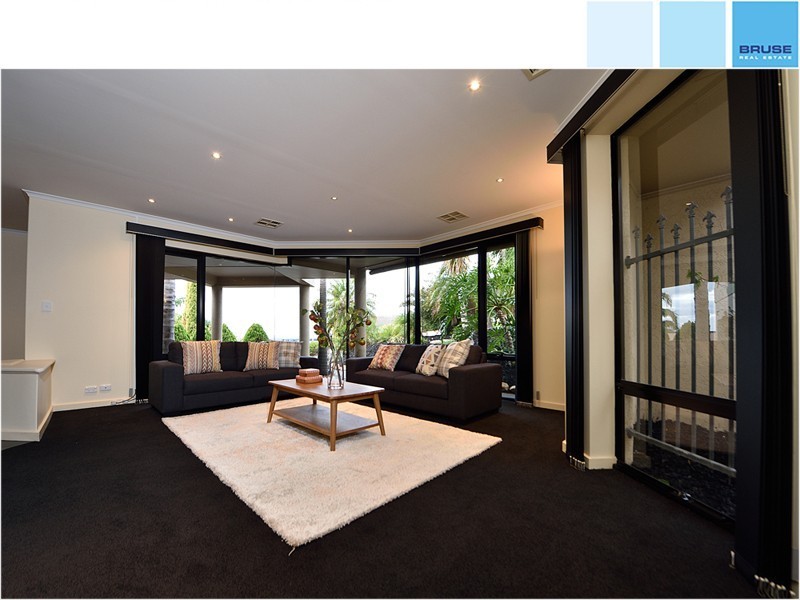 4 Riviera Court, Pasadena SA 5042