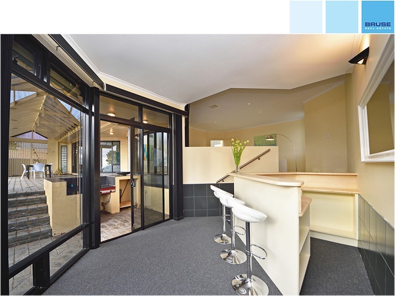 4 Riviera Court, Pasadena SA 5042