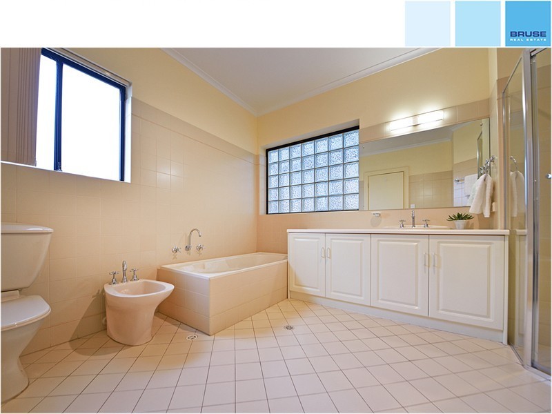 4 Riviera Court, Pasadena SA 5042