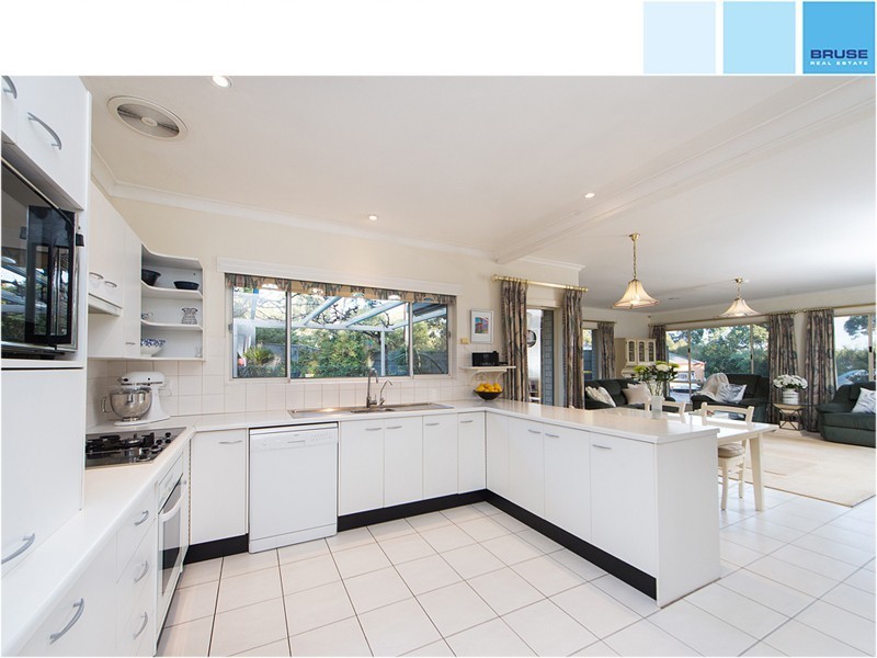 2 Hillside Street, Greenhill SA 5140