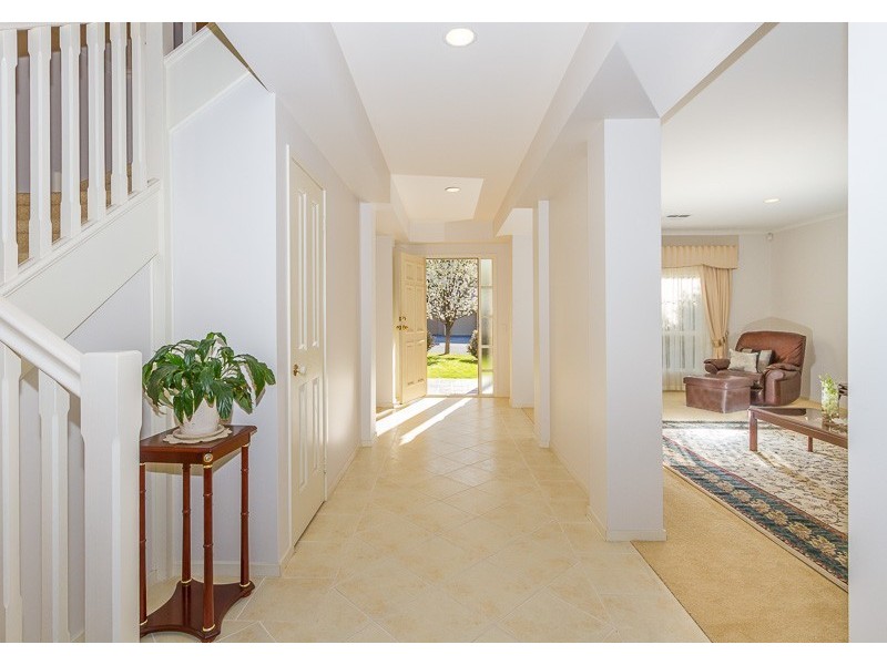 27 Gleeson Crescent, Rostrevor SA 5073