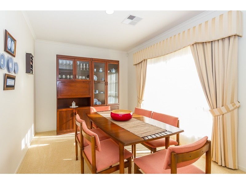 27 Gleeson Crescent, Rostrevor SA 5073