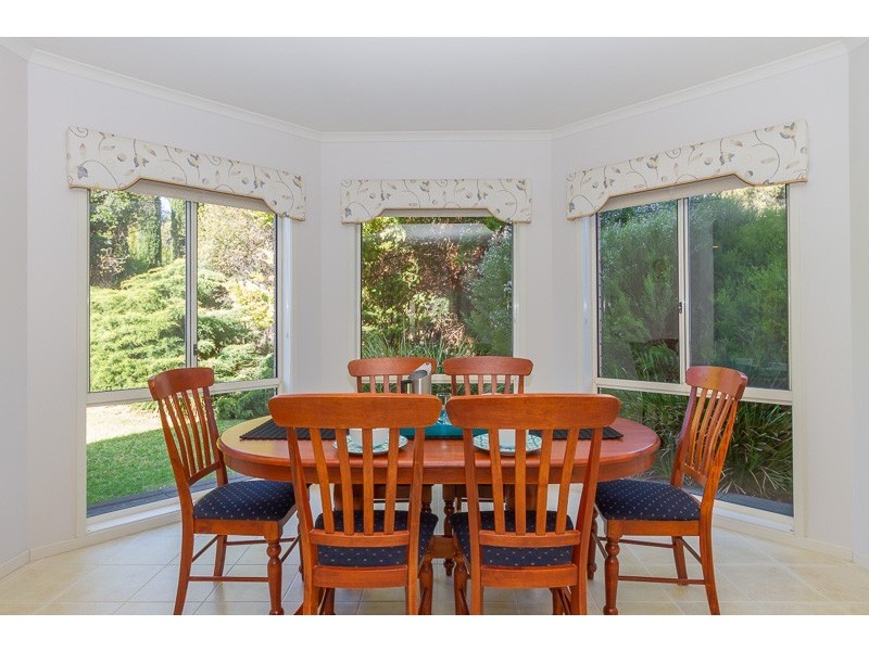 27 Gleeson Crescent, Rostrevor SA 5073