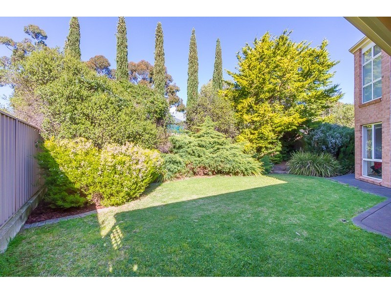 27 Gleeson Crescent, Rostrevor SA 5073