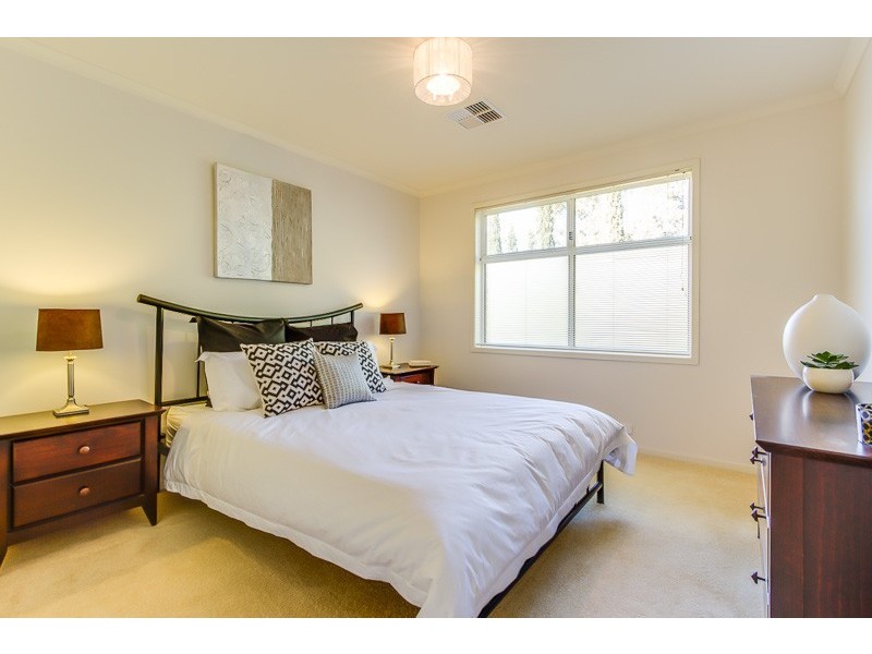 27 Gleeson Crescent, Rostrevor SA 5073