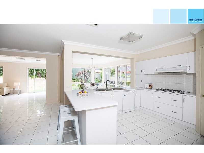 2 Glengarry Drive, Woodforde SA 5072