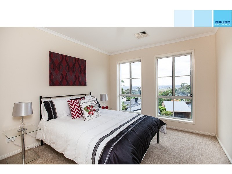 2 Glengarry Drive, Woodforde SA 5072