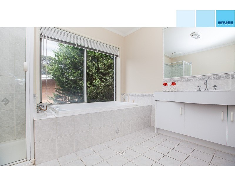 2 Glengarry Drive, Woodforde SA 5072