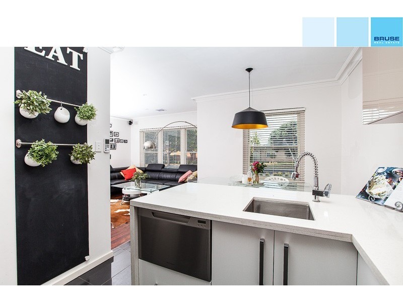 2 Wood Road, Paradise SA 5075