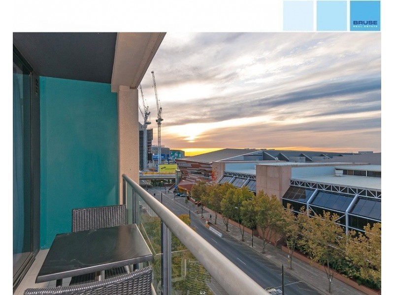 703/102 – 105 North Terrace, Adelaide SA 5000