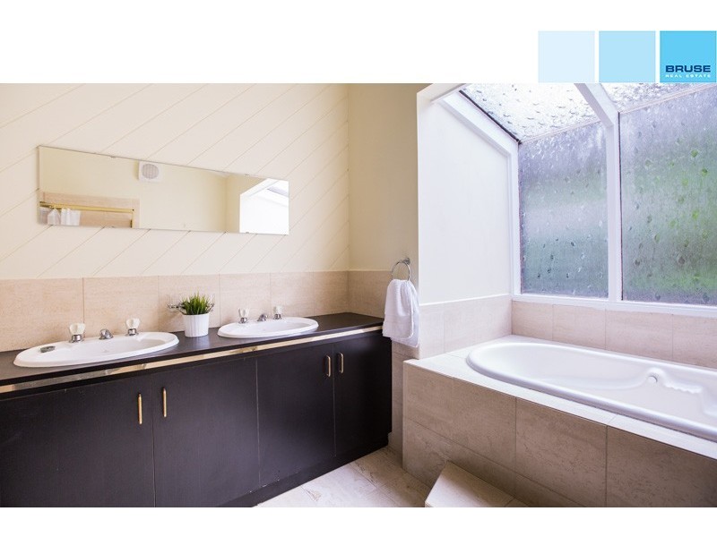 14 Staplehurst Lane, Greenhill SA 5140