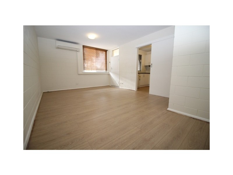 9/21 Laught Avenue, Black Forest SA 5035