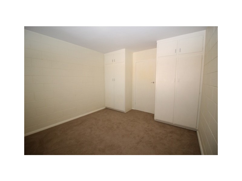 9/21 Laught Avenue, Black Forest SA 5035