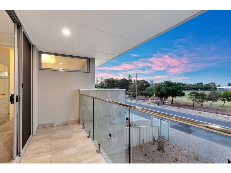 5A Lexington Road, Henley Beach South SA 5022