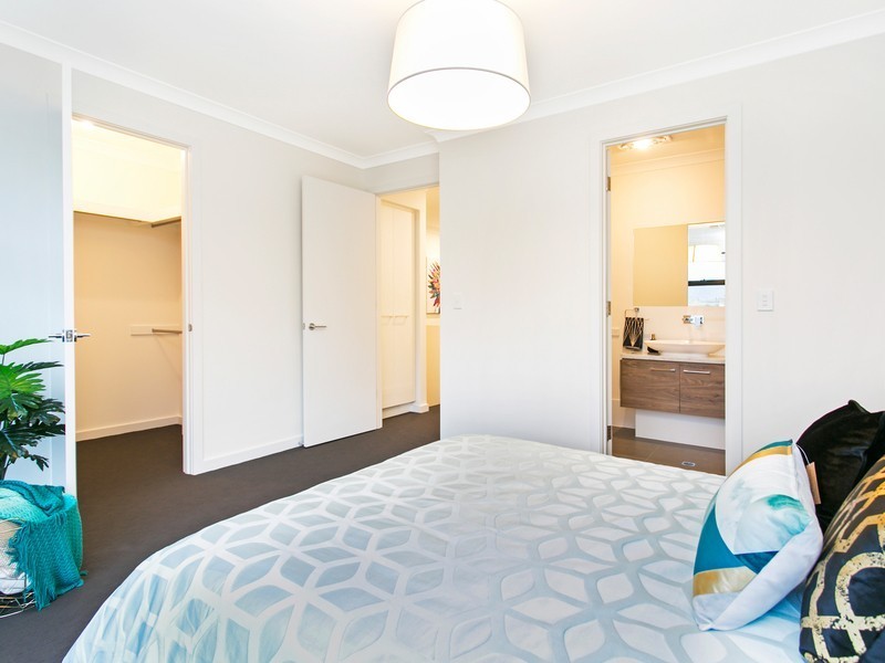 62 Acacia Avenue North, corner of Brooker Avenue, Campbelltown SA 5074