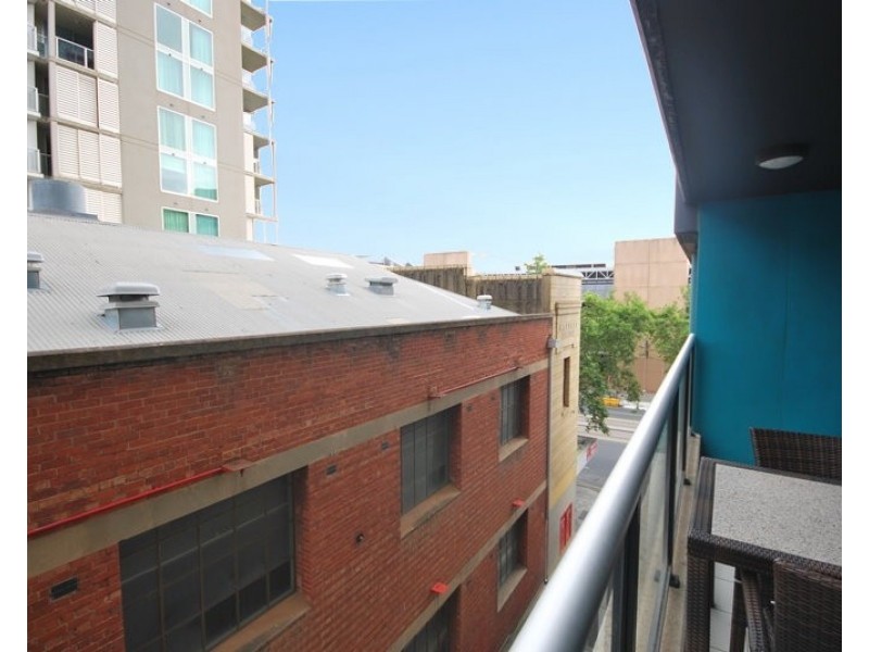 301/102 – 105 North Terrace, Adelaide SA 5000