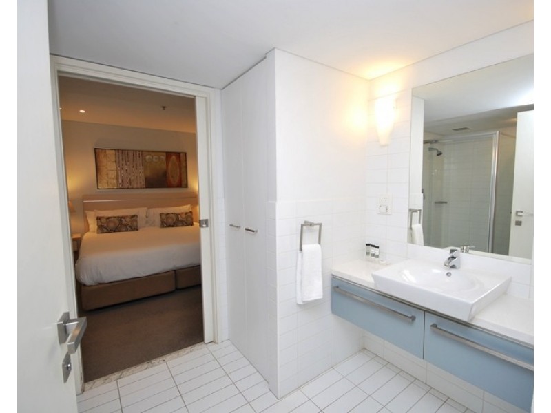 301/102 – 105 North Terrace, Adelaide SA 5000