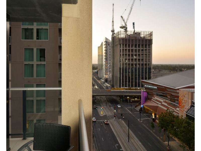 1002/102 – 105 North Terrace, Adelaide SA 5000