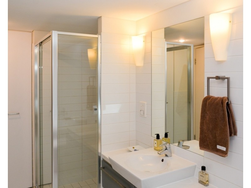 1002/102 – 105 North Terrace, Adelaide SA 5000