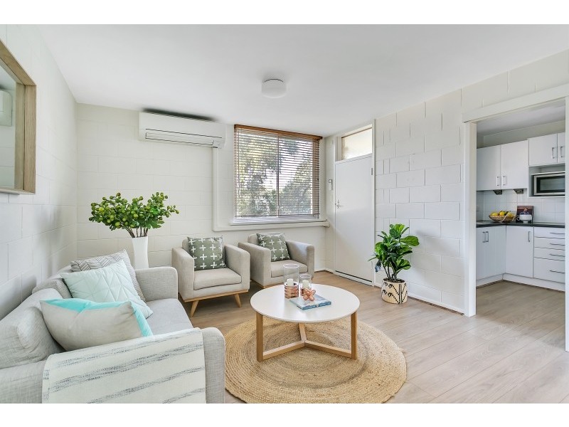 9/21 Laught Avenue, Black Forest SA 5035