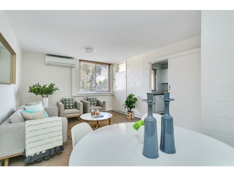 9/21 Laught Avenue, Black Forest SA 5035