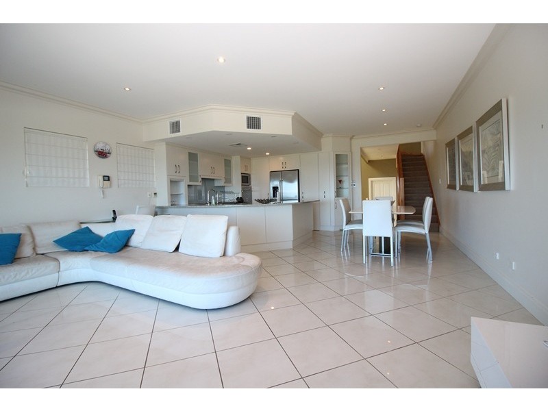 8 Bucknall Court, Tennyson SA 5022