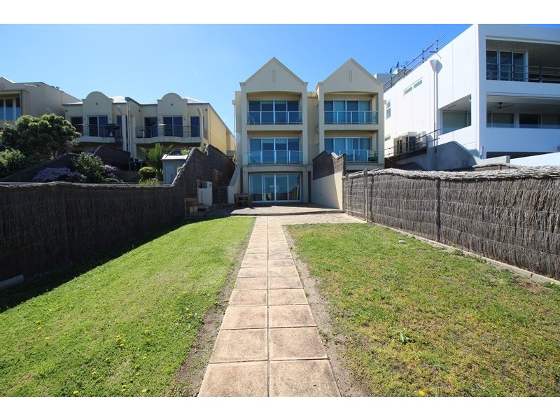 8 Bucknall Court, Tennyson SA 5022