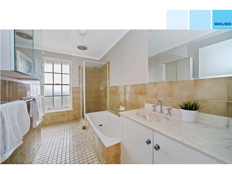 36 Gleneagles Road, Mount Osmond SA 5064